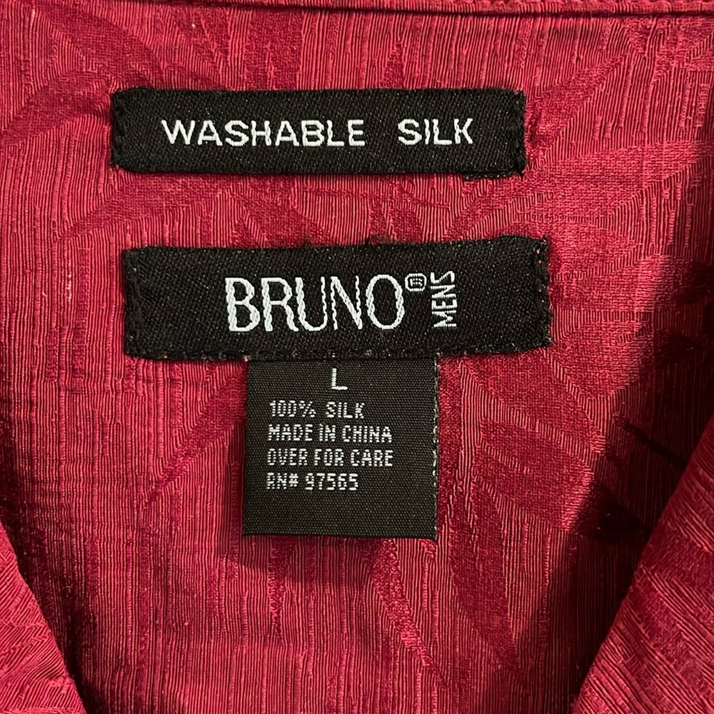 Men’s Bruno maroon/burgundy 100% silk button down shirt.
